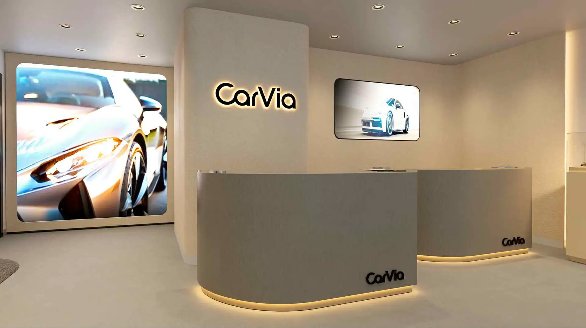 Gäste erhalten beim CarVia Opening Event einen Einblick in den neuen CarVia Hub.